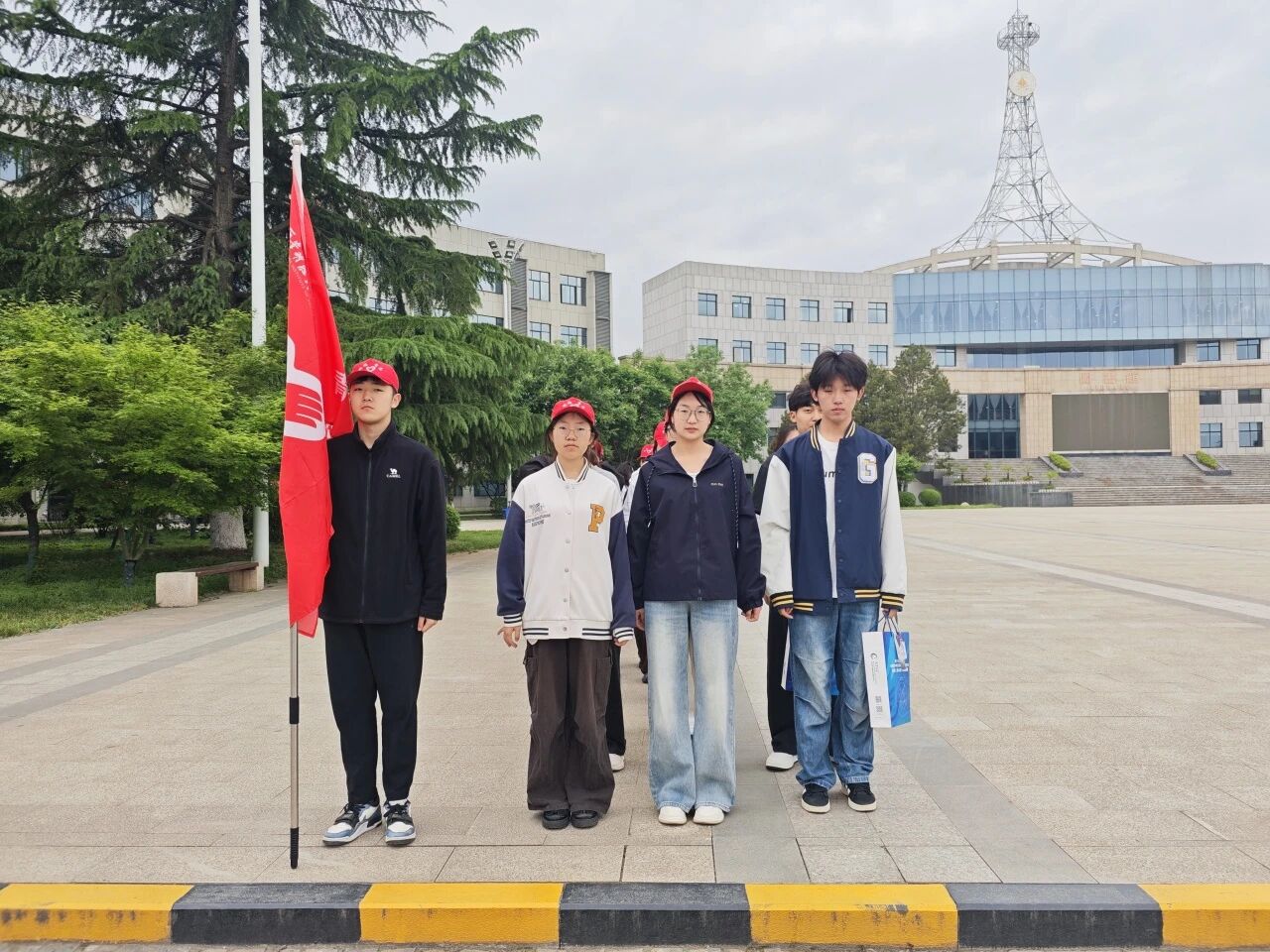 人间四月天，爱心正当时｜我校青年志愿者服务团开展第四次“沣河行动”关爱天爱智障儿童活动