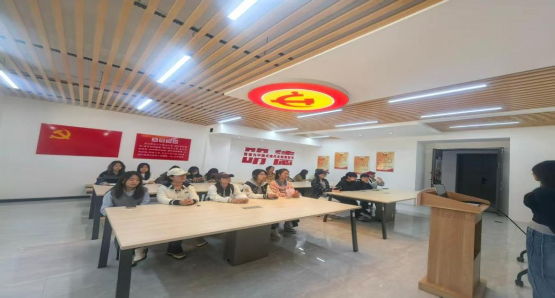 “一站式”学生社区｜经济与管理学院开展“卷页微谈 经管共读”沙龙活动